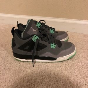 Jordan 4 retro Green Glows(used)